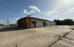 1417 S Velasco, ANGLETON, TX 77515