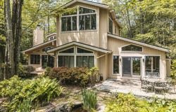5290 woodland Avenue, Pocono Pines, PA 18350