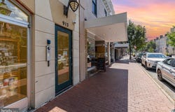 913-B CAROLINE, FREDERICKSBURG, VA 22401