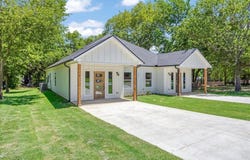 516 S 4th Street, Bonham, TX 75418
