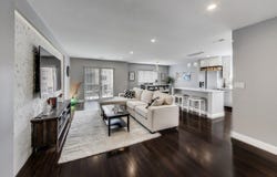 9395 Landings Lane, Des Plaines, IL 60016