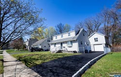 18 Farmingdale Avenue, Bloomfield, NJ 07003