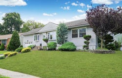 24 N Parkview Terrace, Hazlet, NJ 07730