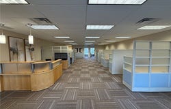 31320 Solon Road, Solon, OH 44139