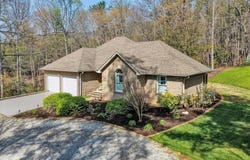 499 Cahas Ln, Boones Mill, VA 24065