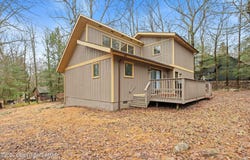 81 Split Rock Road, Lake Harmony, PA 18624