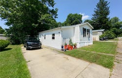 8 Susan, Chardon, OH 44024