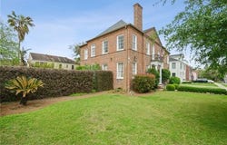 4008 VENDOME Place, New Orleans, LA 70125