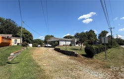 1517 Barcose Street SW, Lenoir, NC 28645