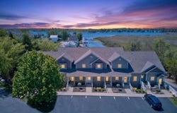 8732 E Smith Drive, Syracuse, IN 46567-7248