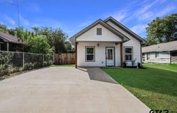 204 Bradford Ave, Arp, TX 75750