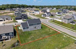 788 Kohlwey Dr, Grafton, WI 53024