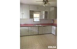 600 E STEVENSON Street, Taylorville, IL 62568