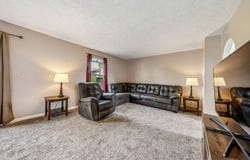 1107 Arrowhead Dr, Washington, PA 15301
