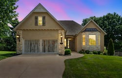966 S Carriage Avenue, Springfield, MO 65809