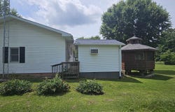 1541 Broadway, Hamilton, IL 62341
