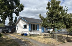 1118 B and B1 ST, Springfield, OR 97477