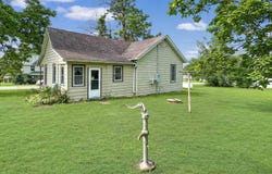 211 2nd Street, Clutier, IA 52217