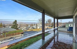 1022 E 10TH St, TheDalles, OR 97058