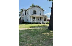 202 W 4th Street, Claremore, OK 74017