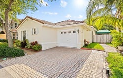 1630 Sweetbay Way, Hollywood, FL 33019