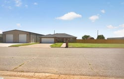 2720 N Seminole Dr, Pampa, TX 79065