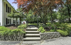 16 Mohawk St, Bellingham, MA 02019