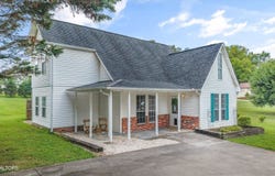 3318 Wildwood Rd, Maryville, TN 37804