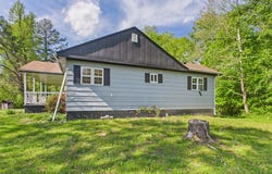 184 Kentucky 1624, Flat Gap, KY 41219