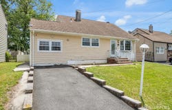 186 Tyler Avenue, Iselin, NJ 08830