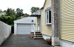 10-26 2Nd St, Fair Lawn Boro, NJ 07410-1060