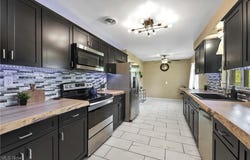 321 Justo Lane, Seven Hills, OH 44131