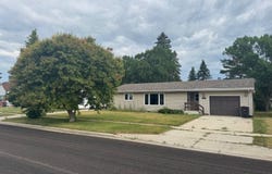 214 13th St W, Bottineau, ND 58318