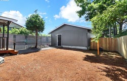 70 JEFFERSON ALY, Eugene, OR 97402