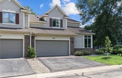 1503 Summit Shores W, Burnsville, MN 55306
