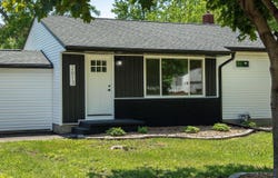 2013 Maplewood Drive, Cedar Falls, IA 50613