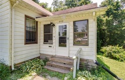 2623 Powhattan Street, Alton, IL 62002