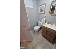 2 GLENVIEW DRIVE, CINNAMINSON, NJ 08077