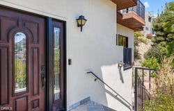 1861 Oakmont Terrace, Glendale, CA 91208