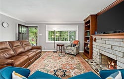 1514 Worcester Dr, Mt Lebanon, PA 15243