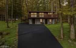 179 Forest Ridge Drive, Hawley, PA 18428