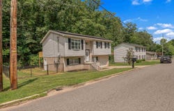 604 Lost Valley Dr, Huntington, WV 25705