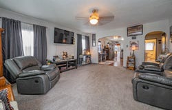 410 E Carpenter St, Moberly, MO 65270