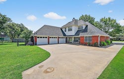 736 W Kiowa Drive, Lake Kiowa, TX 76240