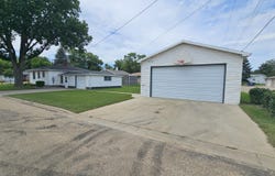 1102 N Penn Street, Aberdeen, SD 57401