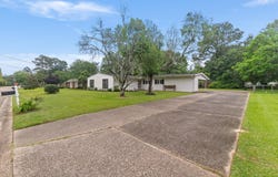 2902 Williamsburg Rd., Hattiesburg, MS 39402