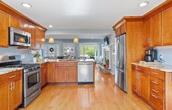 9 Crescent Avenue, Lynnfield, MA 01940
