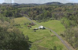 285 New Providence Rd, Tellico Plains, TN 37385