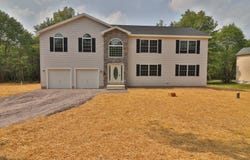 111 Center Drive, Blakeslee, PA 18610
