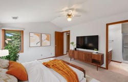 116 E Freistadt Rd, Thiensville, WI 53092